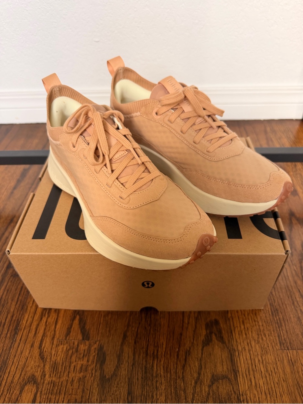 lululemon Women’s CrossCity Sneakers size 9